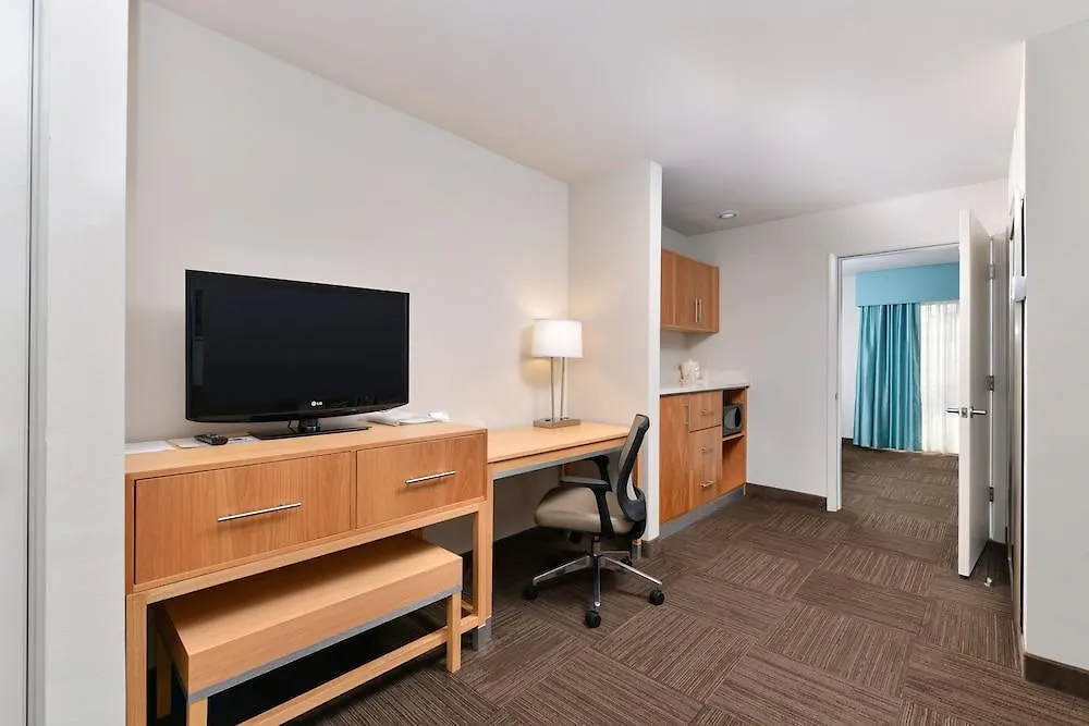 Red Roof Plus+ & Suites Tampa