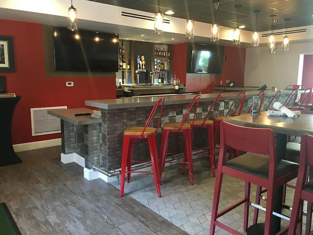Hotel Red Roof Plus+ & Suites Tampa