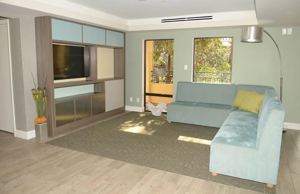 ** Hotel Red Roof Plus+ & Suites Tampa USA