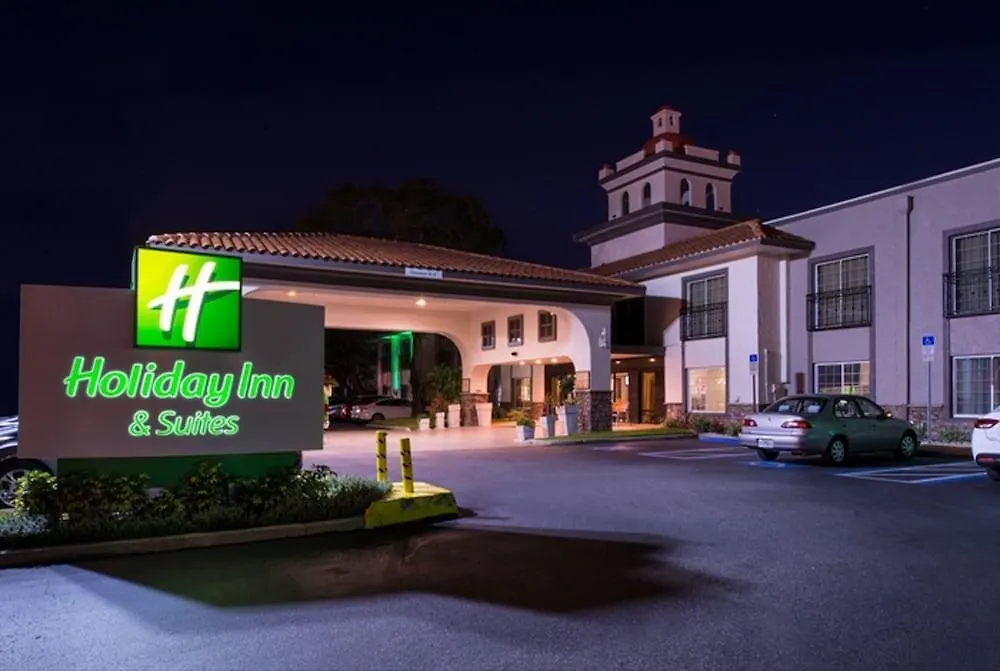 Red Roof Plus+ & Suites Tampa 2*,