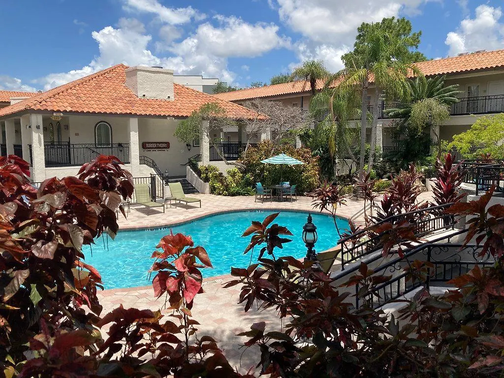 Hotel Red Roof Plus+ & Suites Tampa