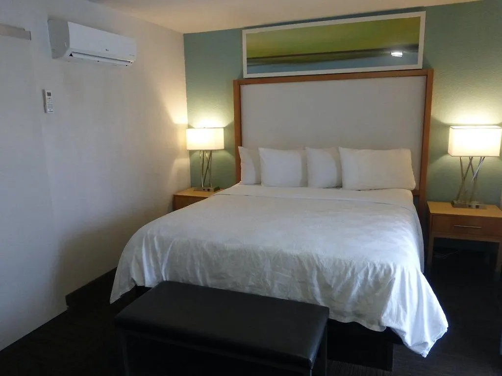 Red Roof Plus+ & Suites Tampa location